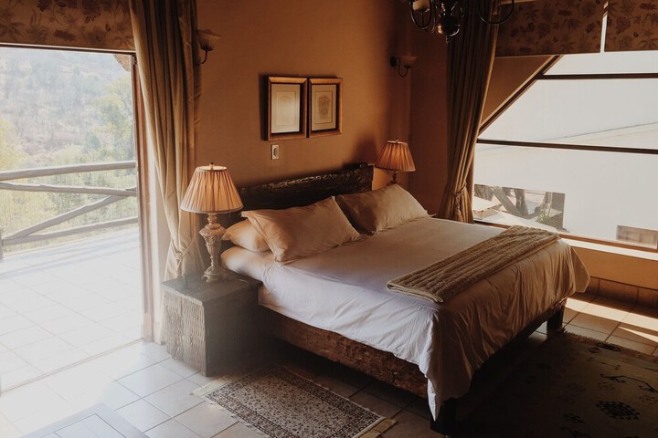 Room 2 of 44