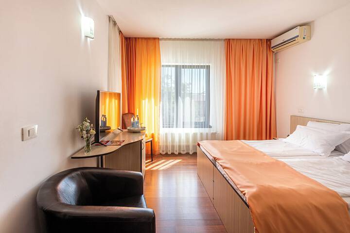 Room 10 of 63