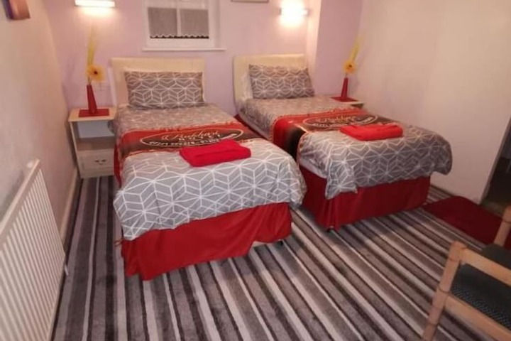 Room 8 of 35
