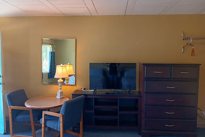 Room 5 of 26
