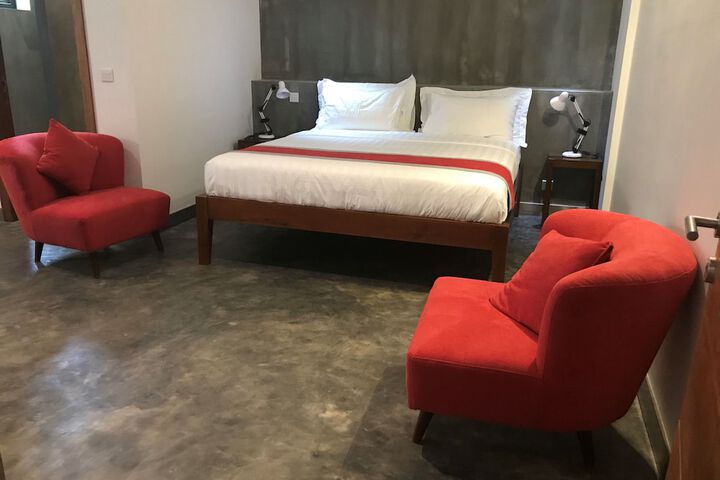 Room 9 of 83