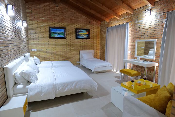 Room 26 of 123