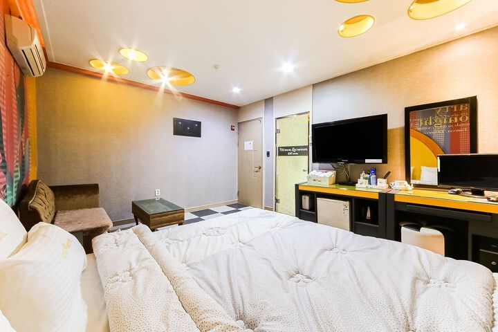 Room 85 of 156
