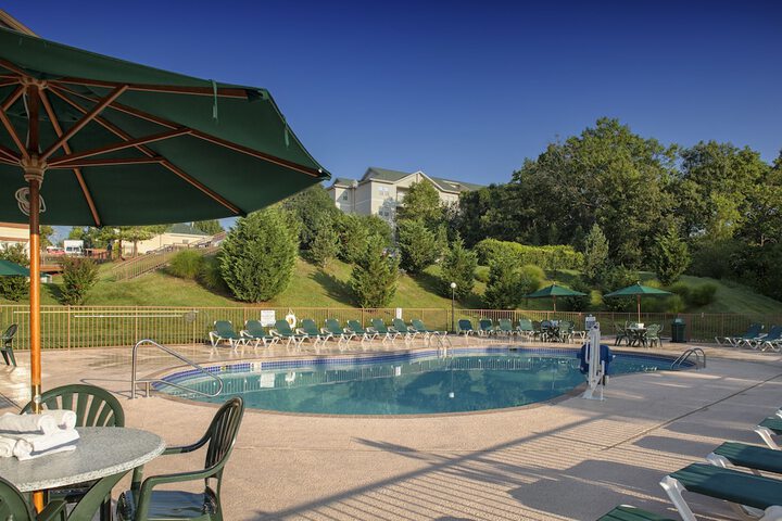 Pool 40 of 71