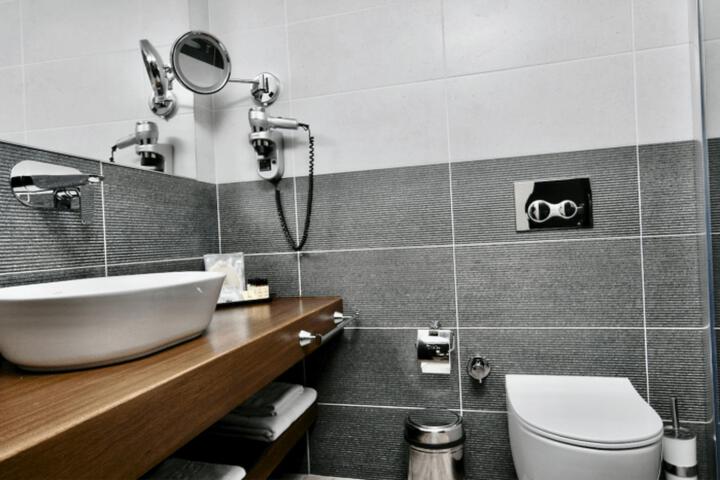 Room 16 of 54