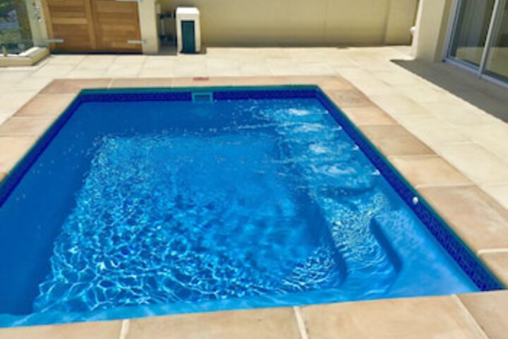 Pool 2 of 4