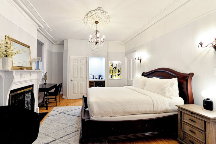Double Deluxe Queen Bed (31 of 35)