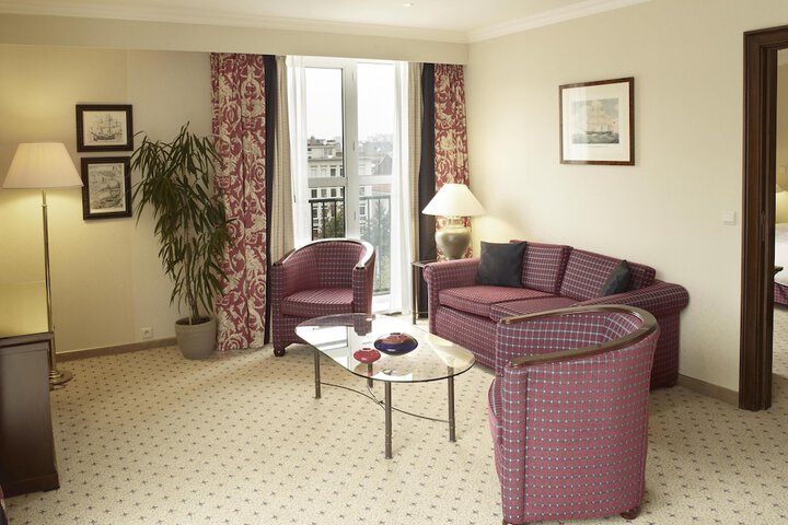 Room 65 of 122