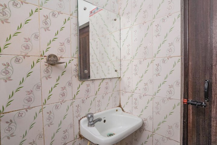 Room 30 of 62