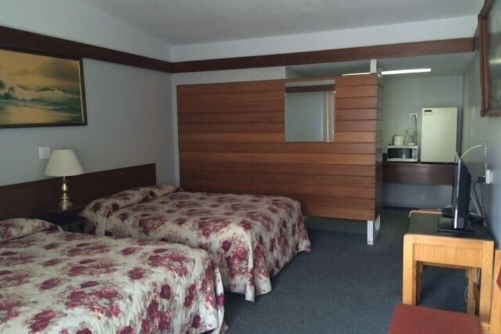 Room 2 of 20