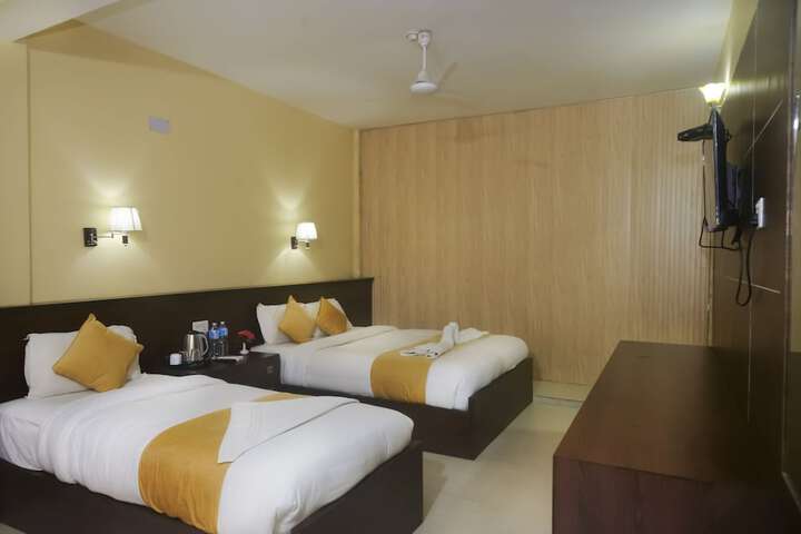 Room 11 of 27