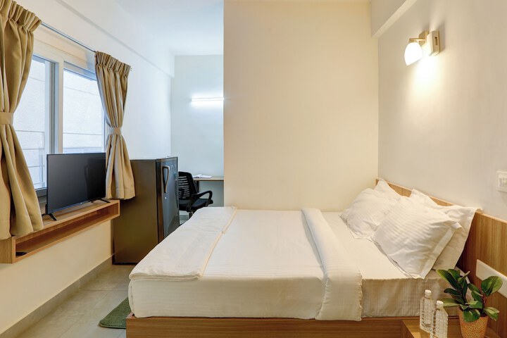 Room 6 of 28