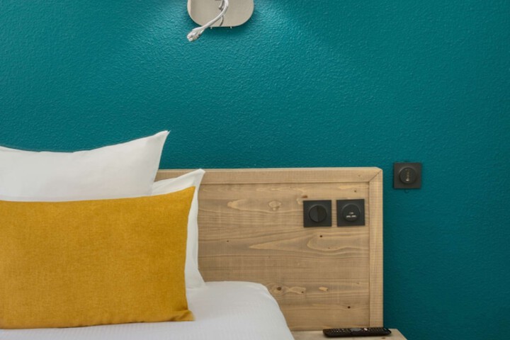 Room amenity