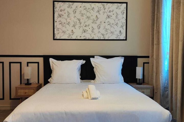 Room 5 of 17
