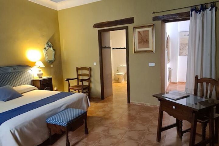 Room 27 of 80