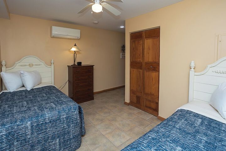 Room 25 of 130