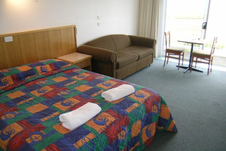 Room 2 of 36
