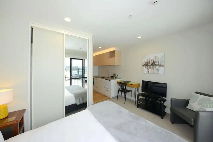 Room 11 of 141