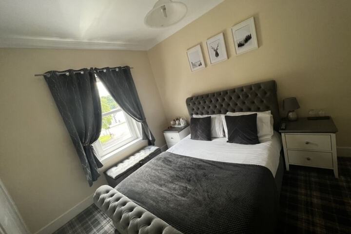 Room 8 of 11
