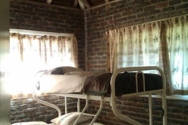 Room 3 of 28