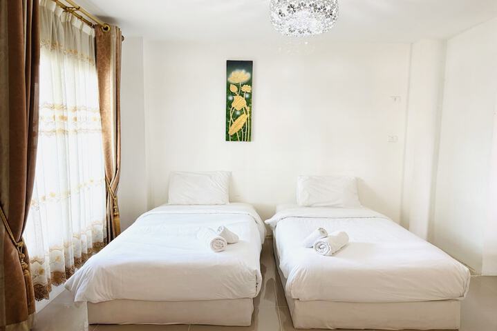 Room 52 of 95
