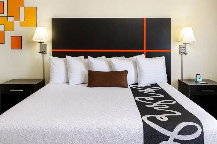 Room 14 of 32