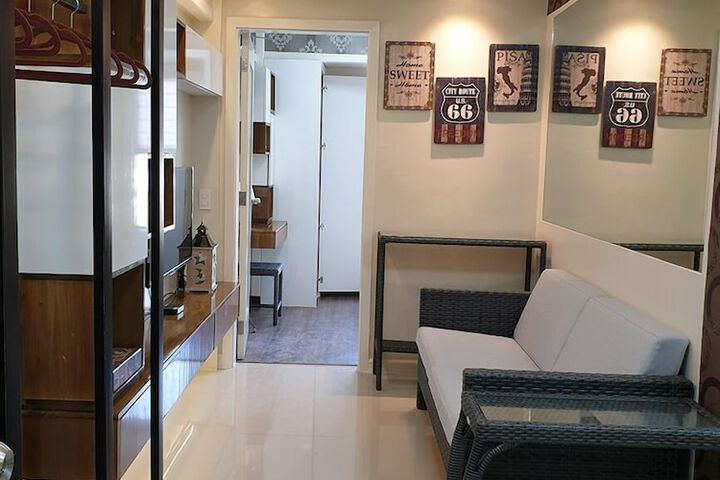 Room 7 of 16