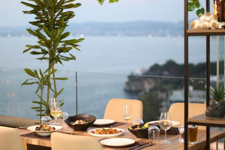 Dining 178 of 218