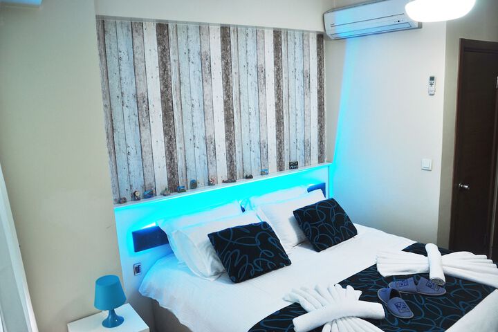 Room 9 of 42
