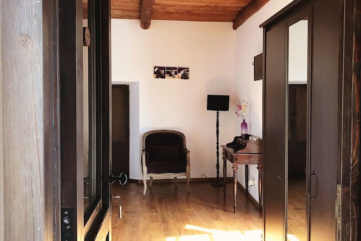 Room 10 of 37
