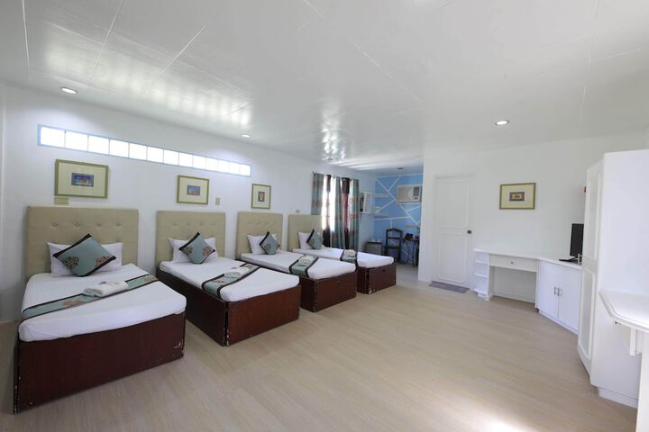 Room 11 of 49