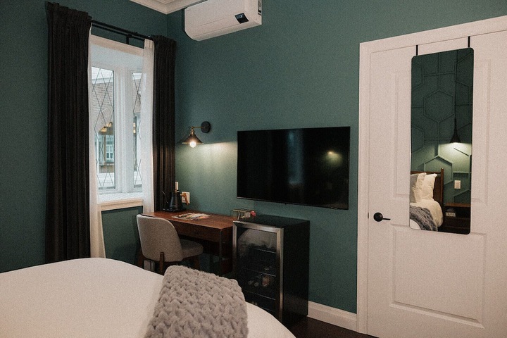 Room 8 of 37