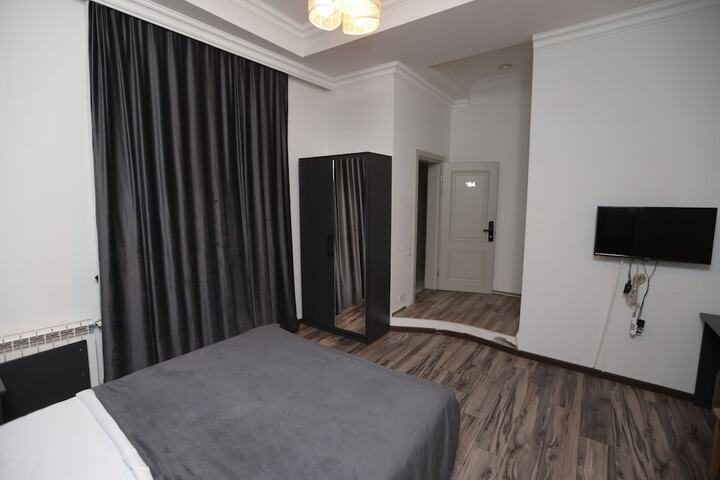 Room 30 of 65