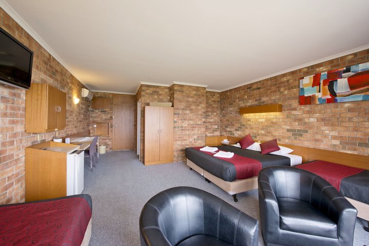 Room 4 of 55
