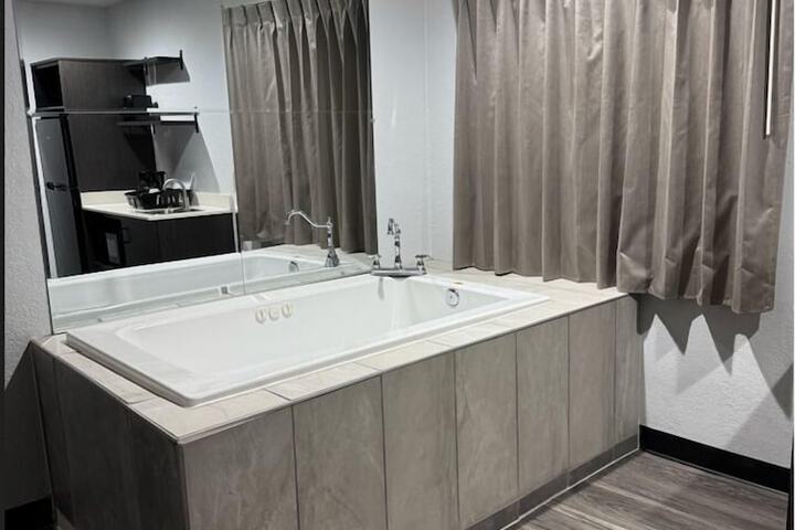 1 King Bed Kitchen (4 of 14)