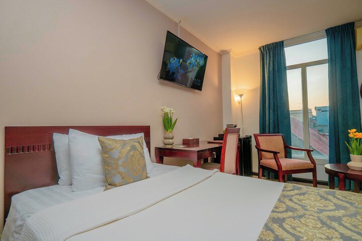 Room 26 of 118