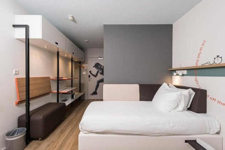 Room 15 of 58
