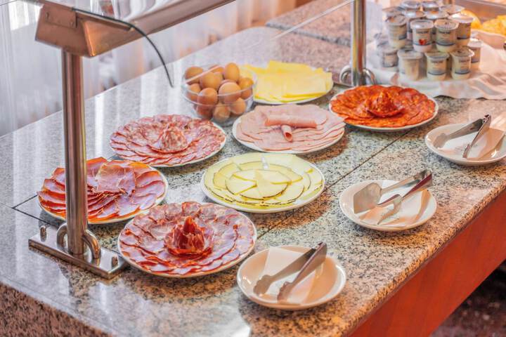 Breakfast buffet