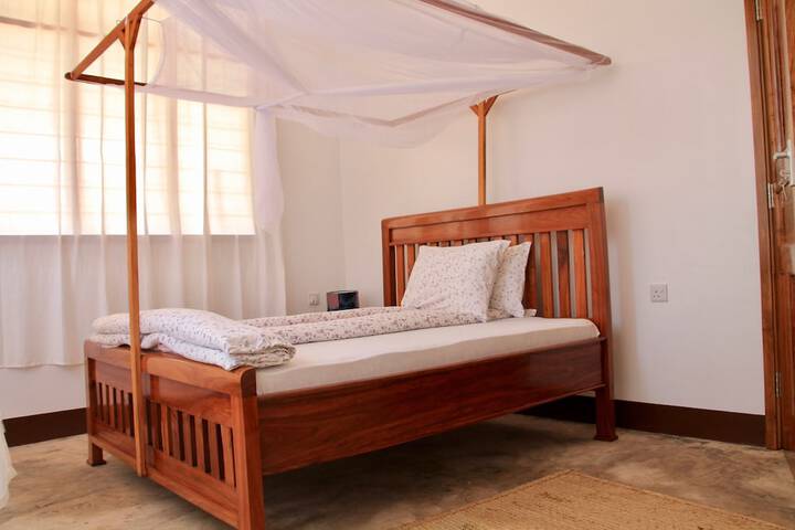Room 10 of 43