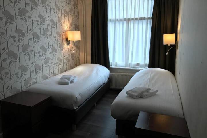 Room 11 of 53