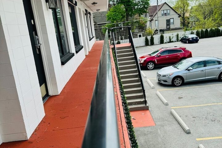 Hotel 76 of 77