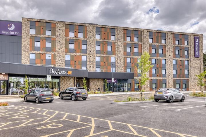 Premier Inn Bristol Parkway - M32