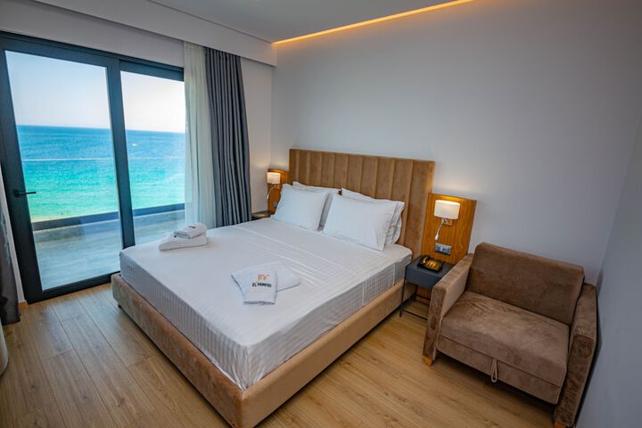 Room 3 of 47