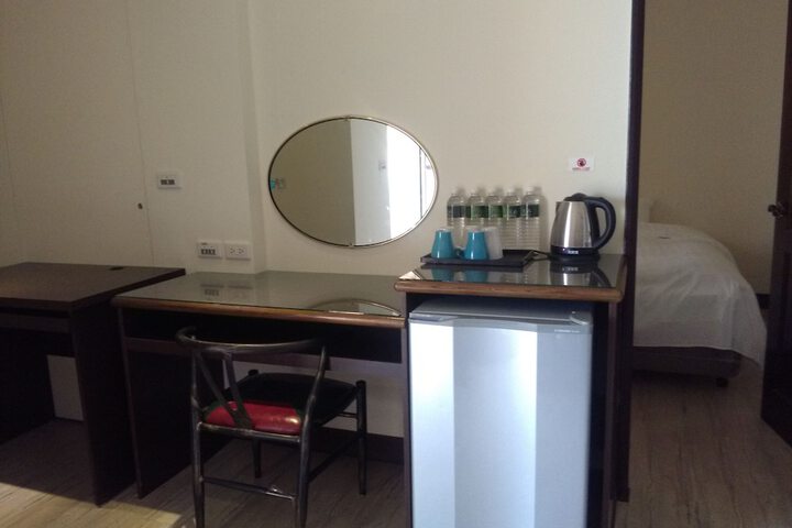 Room 12 of 22
