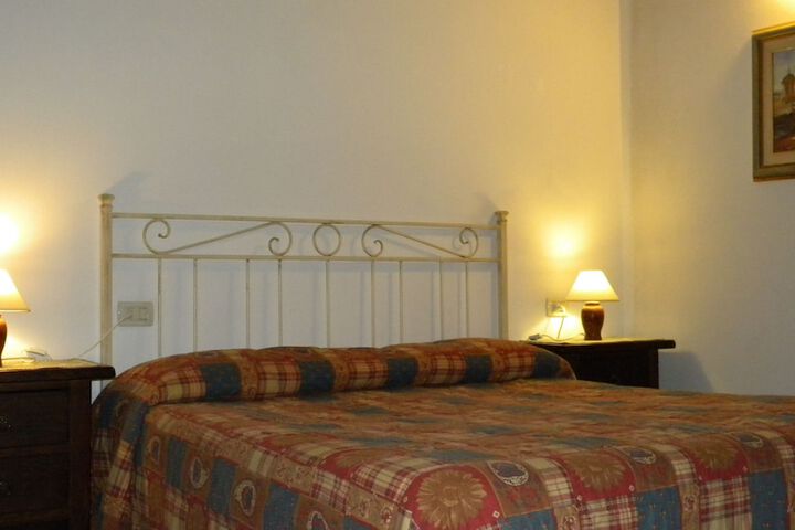 Room 5 of 48