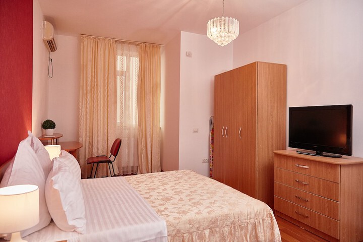 Room 21 of 230