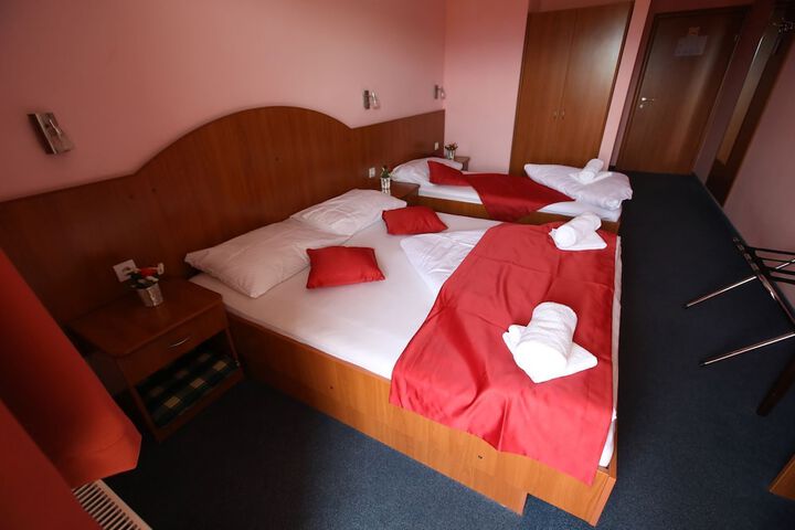 Room 18 of 94