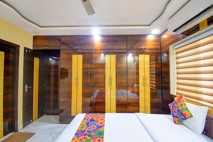 Room 11 of 29