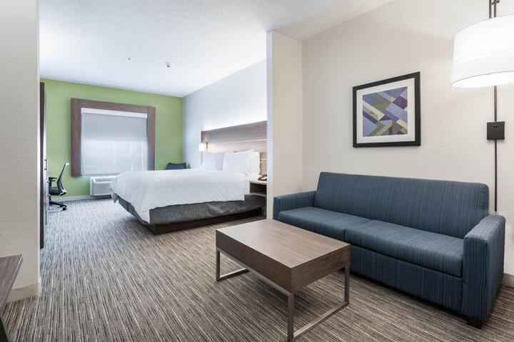 Standard | King Bed (4 of 20)