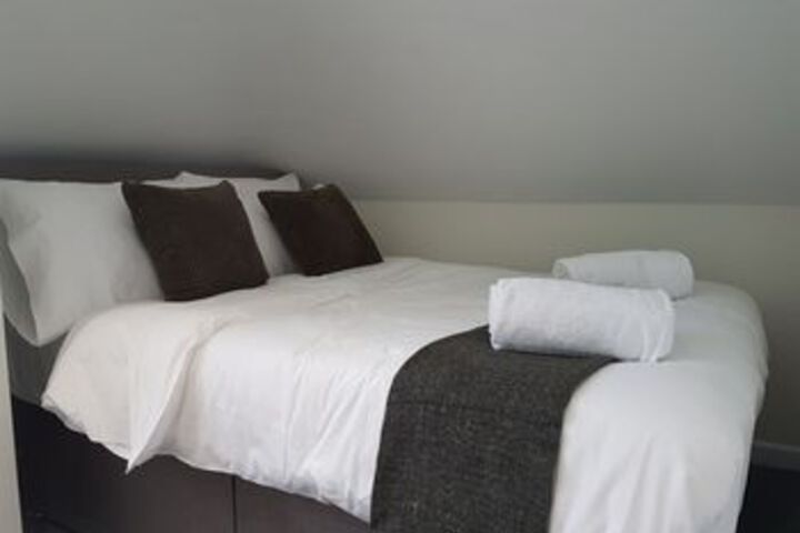Room 4 of 38